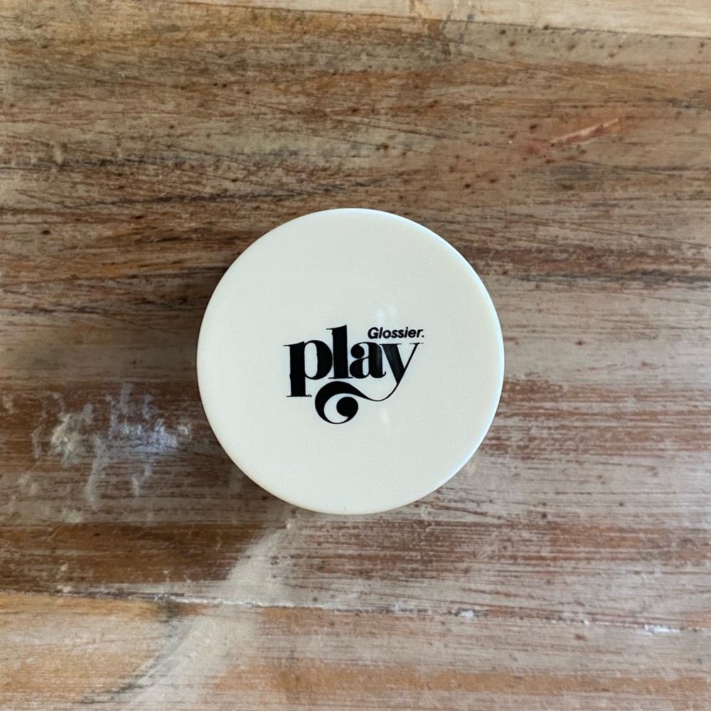 Brand new without box! Glossier Play Glitter Gelee in BIOUX BIOUX!